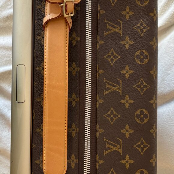 Louis Vuitton - Horizon 50 Monogram Spinner Suitcase - Picture 13 of 16